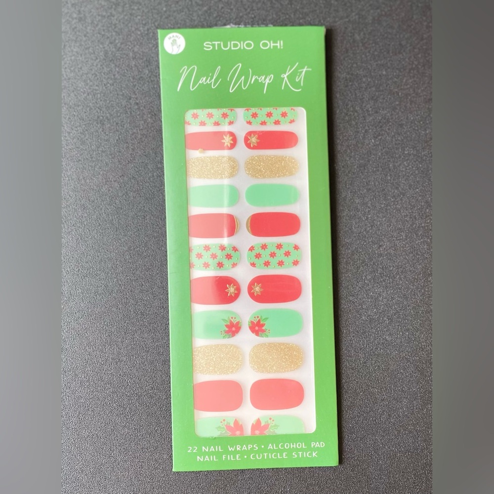 Studio Oh! Holiday Nail Wrap Kit - Red, Green, Gold